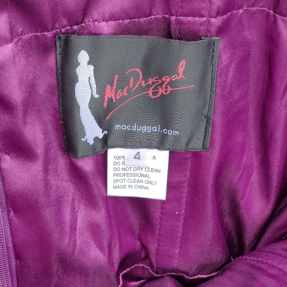 Mac Duggal Plum Velvet Trim 3D Floral Gown - US 4 - Picture 6 of 15